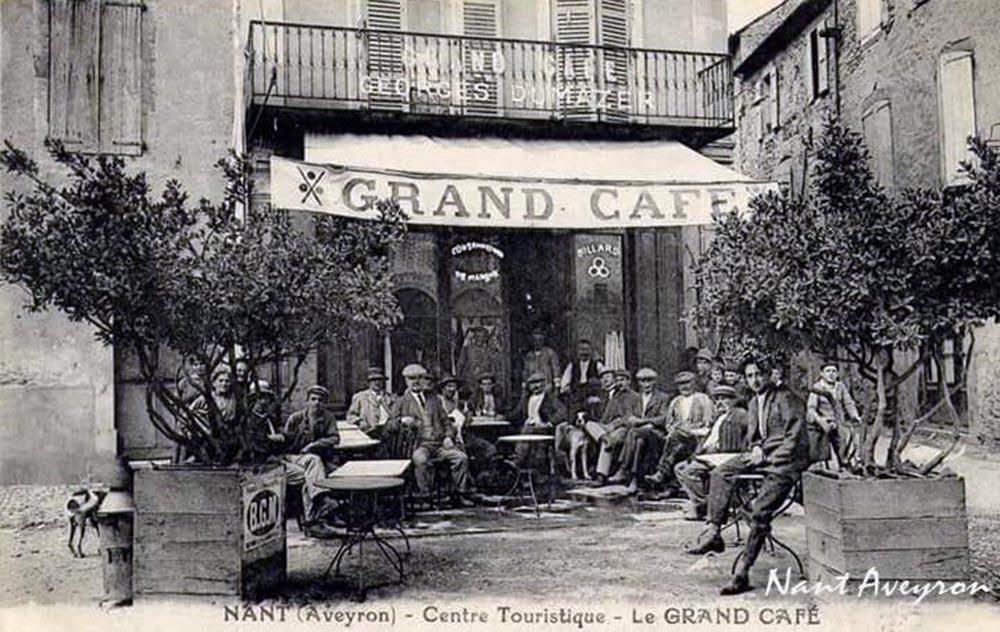 Nant Aveyron le grand café Georges Dumazer vers 1935